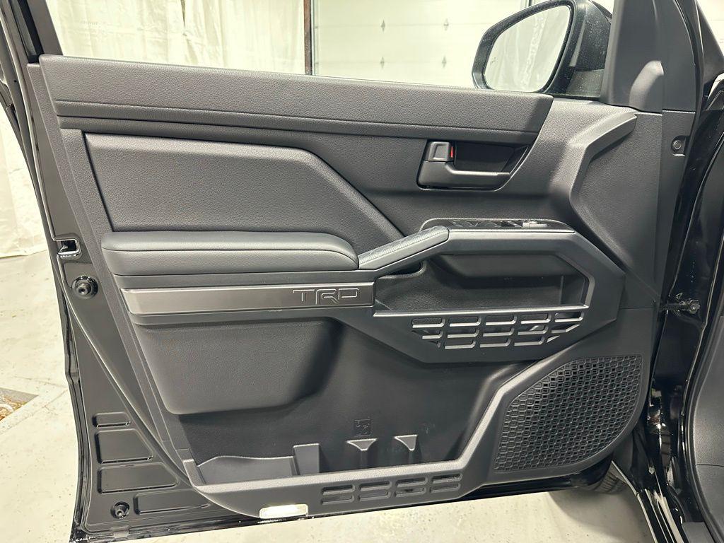 TOYOTA 4RUNNER - 8