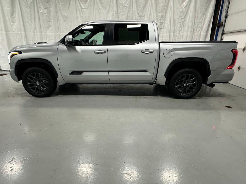 TOYOTA TUNDRA - 4