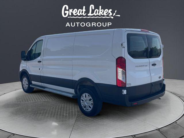 صورة 3 لـ 2025 FORD TRANSIT-250