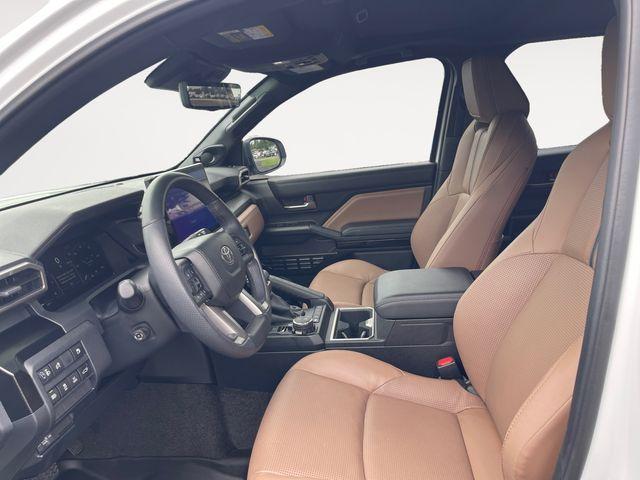 صورة 9 لـ 2025 Toyota 4RUNNER LIMITED