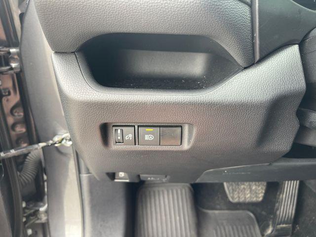 2025 Toyota RAV4 HYBRID LE — миниатюра 28