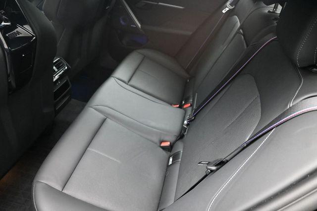 صورة مصغرة 22 لـ 2026 BMW M5 BASE