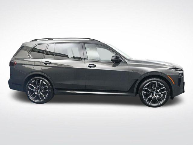 صورة 3 لـ 2027 BMW X7 M60I