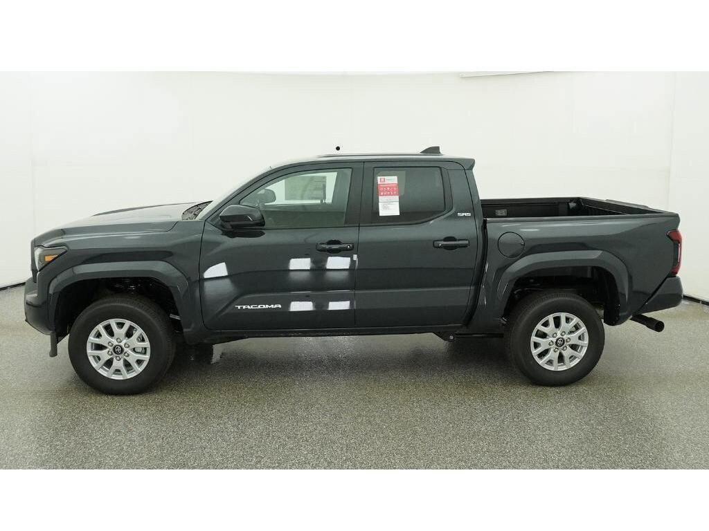2026 Toyota TACOMA SR5 — фото 3