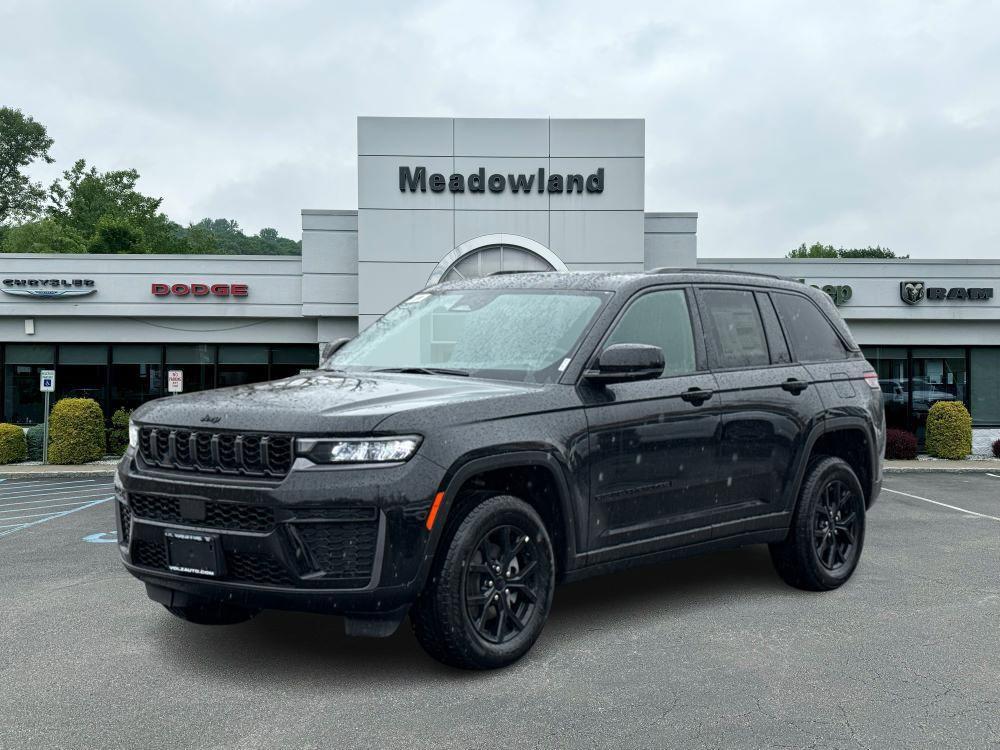 New 2026 Jeep Grand Cherokee Laredo