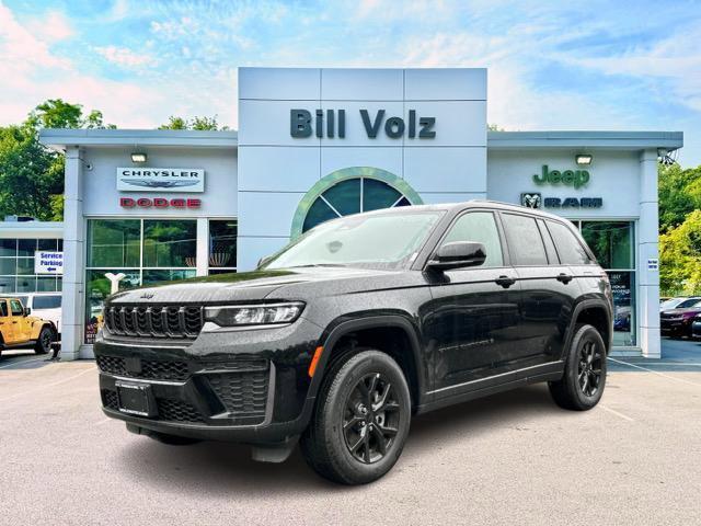 New 2026 Jeep Grand Cherokee Laredo