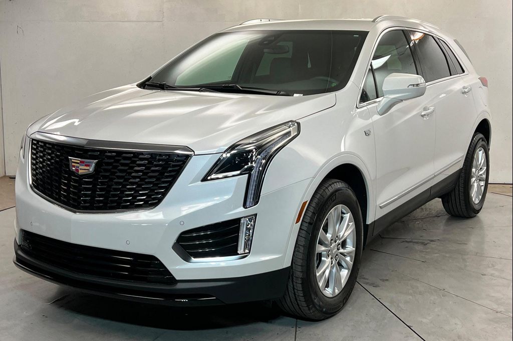 New 2025 Cadillac XT5 Luxury