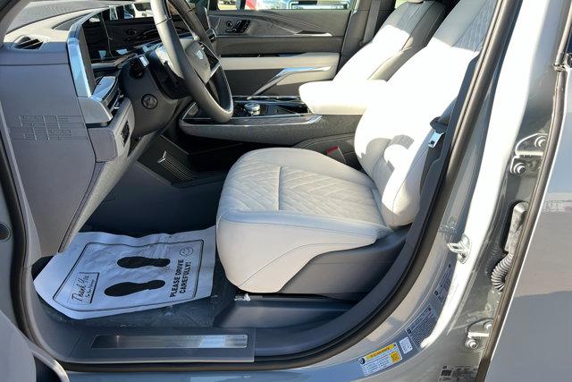 صورة مصغرة 17 لـ 2026 Cadillac ESCALADE IQL LUXURY