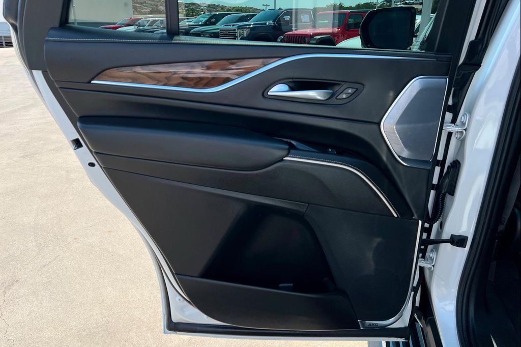2024 Cadillac ESCALADE SPORT PLATINUM — миниатюра 19