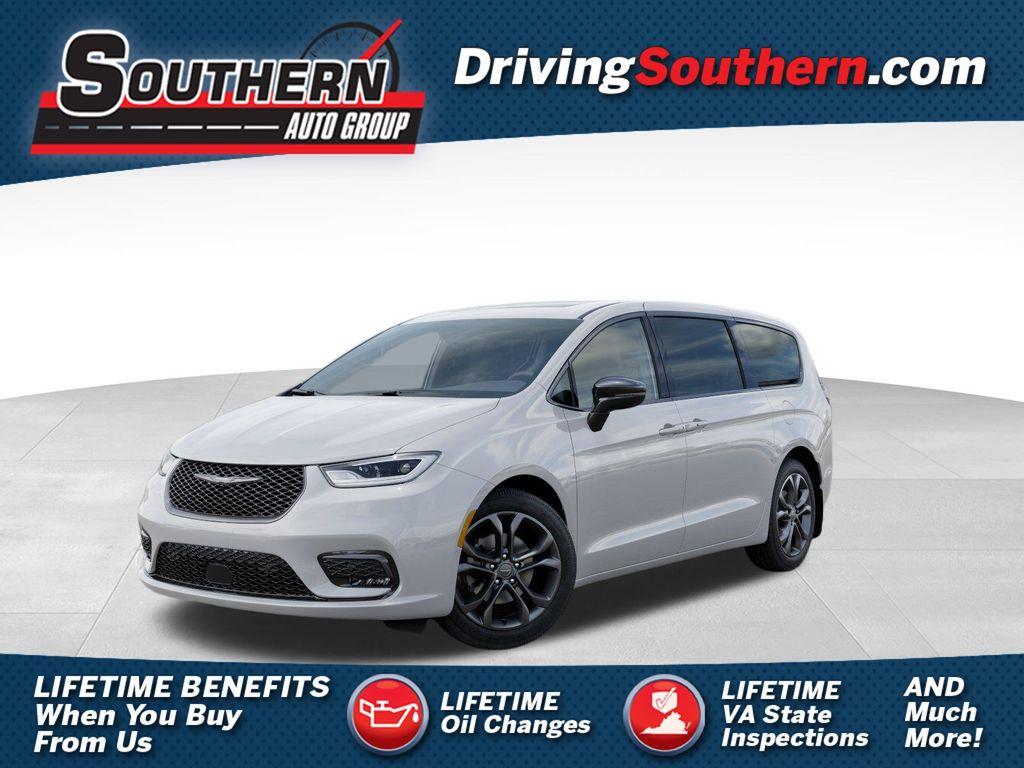 New 2026 Chrysler Pacifica Select