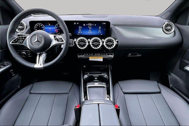 MERCEDES-BENZ GLA - 7