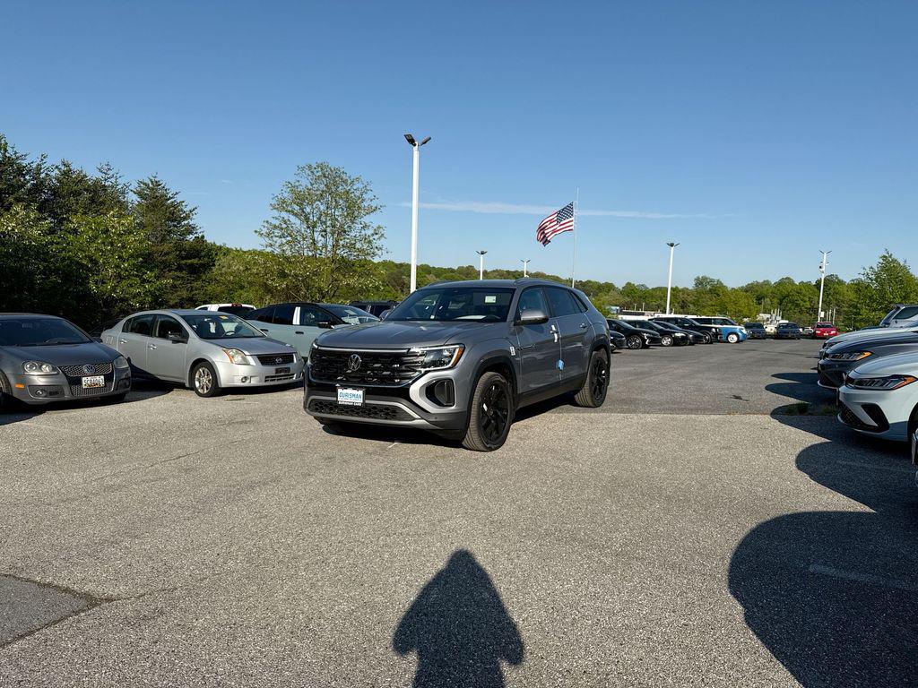 New 2026 Volkswagen Atlas Cross Sport 2.0T SE w/Technology 4MOTION