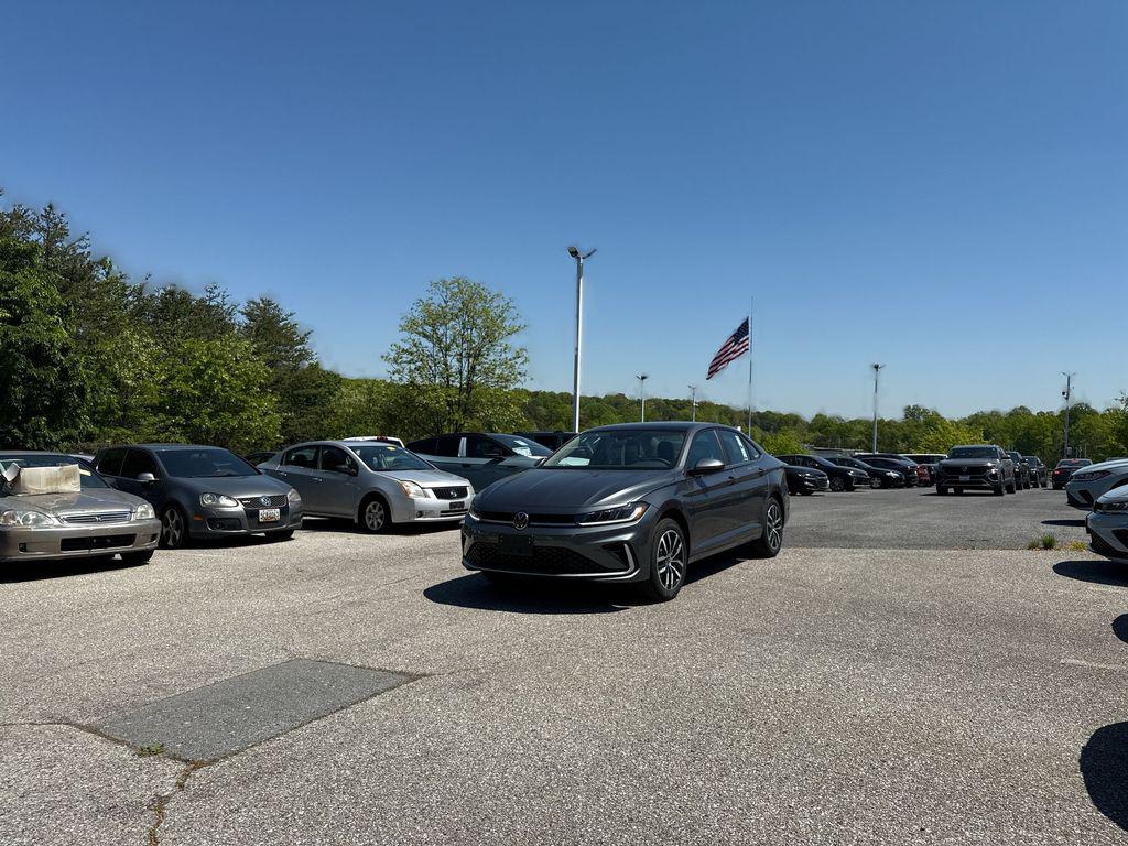 New 2026 Volkswagen Jetta 1.4T SE