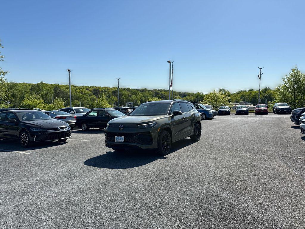 New 2026 Volkswagen Tiguan 2.0T SE R-Line Black