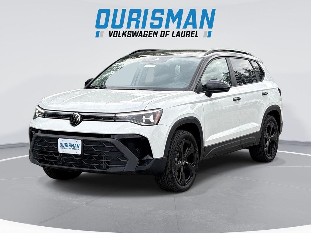 New 2026 Volkswagen Taos SE Black