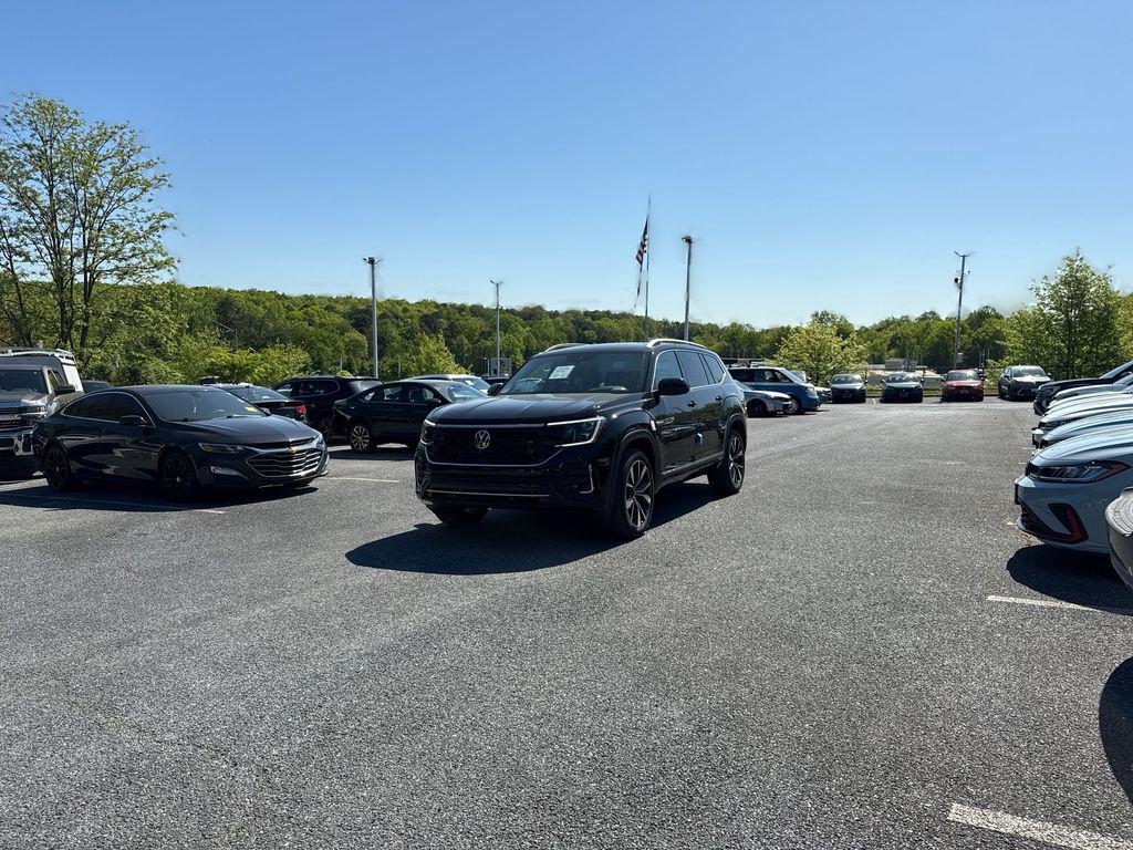 New 2026 Volkswagen Atlas 2.0T SEL Premium R-Line 4MOTION
