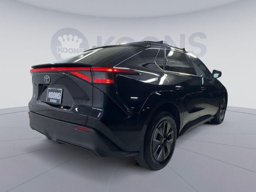 صورة 8 لـ 2026 Toyota BZ XLE PLUS
