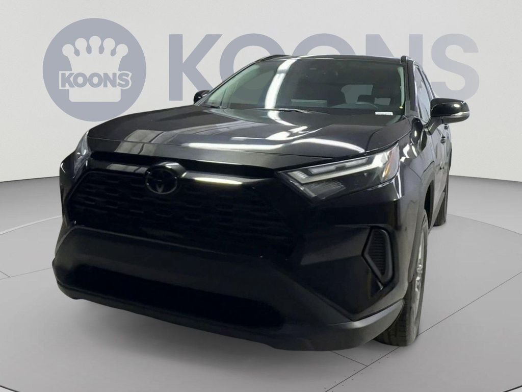 صورة 3 لـ 2024 Toyota RAV4 XLE