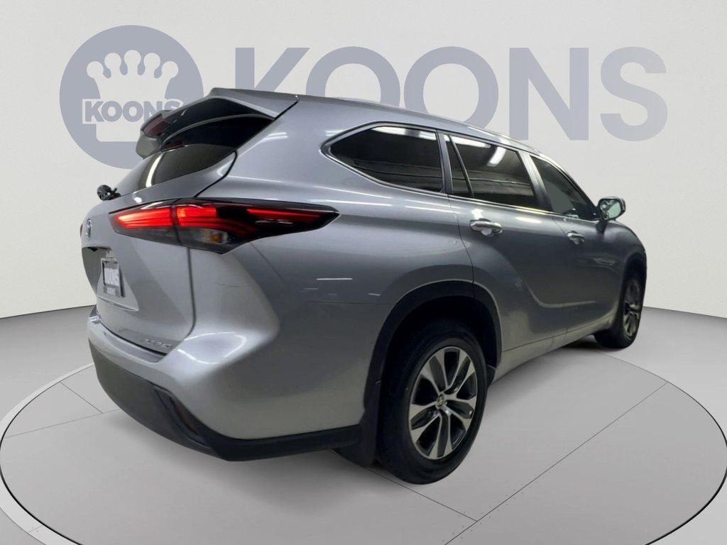 صورة 8 لـ 2025 Toyota HIGHLANDER XLE