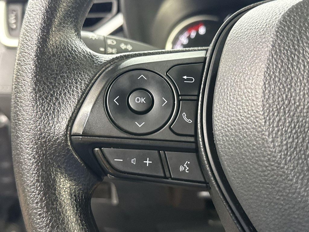 2025 Toyota RAV4 LE — миниатюра 42