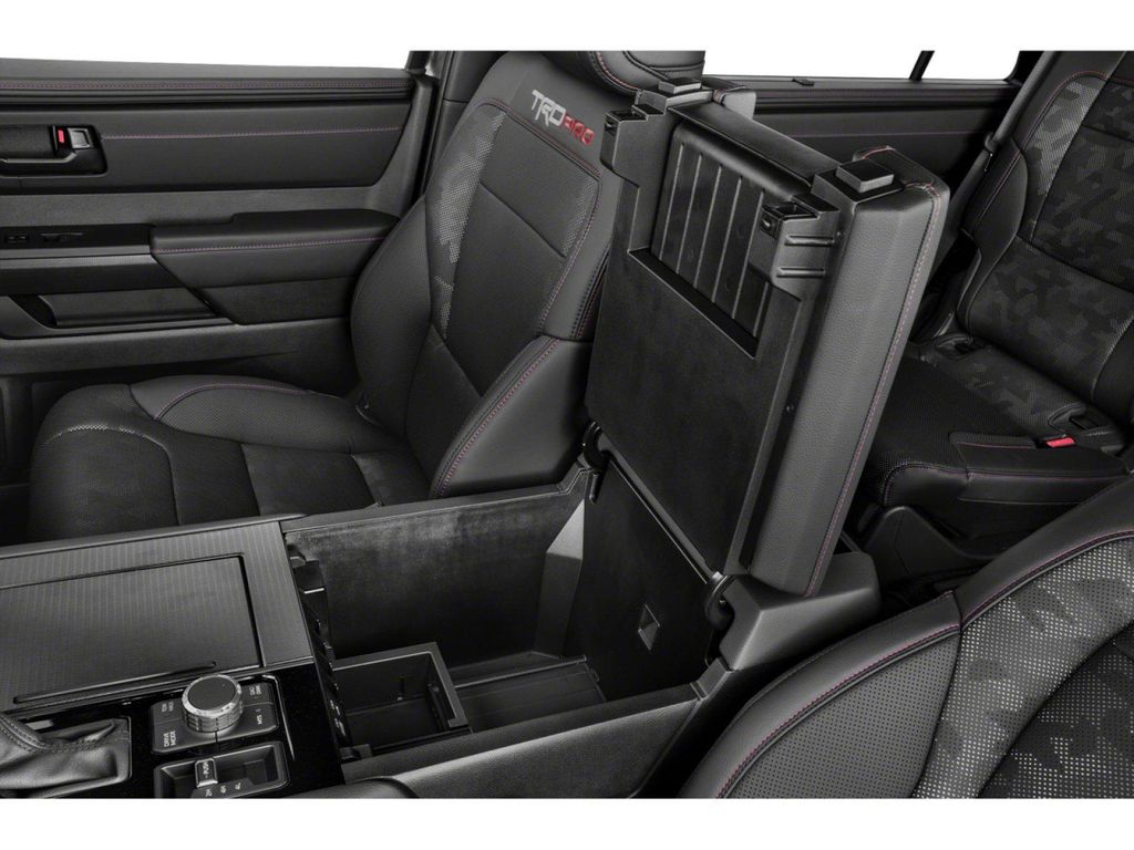 صورة 10 لـ 2026 Toyota SEQUOIA TRD PRO