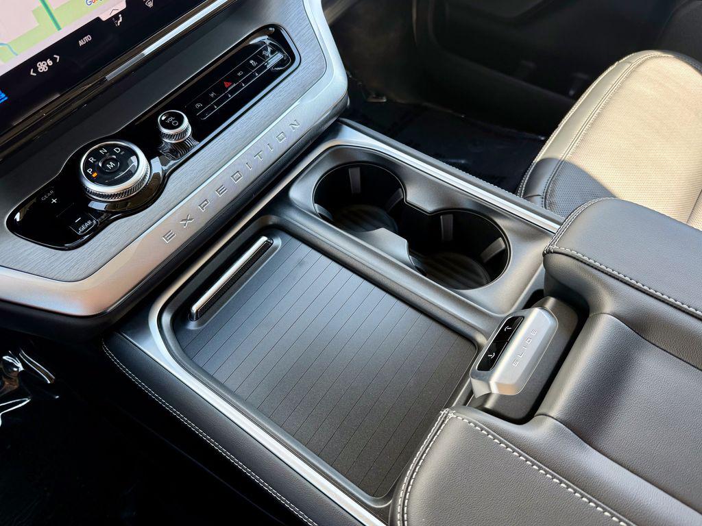 2027 FORD EXPEDITION PLATINUM — миниатюра 29