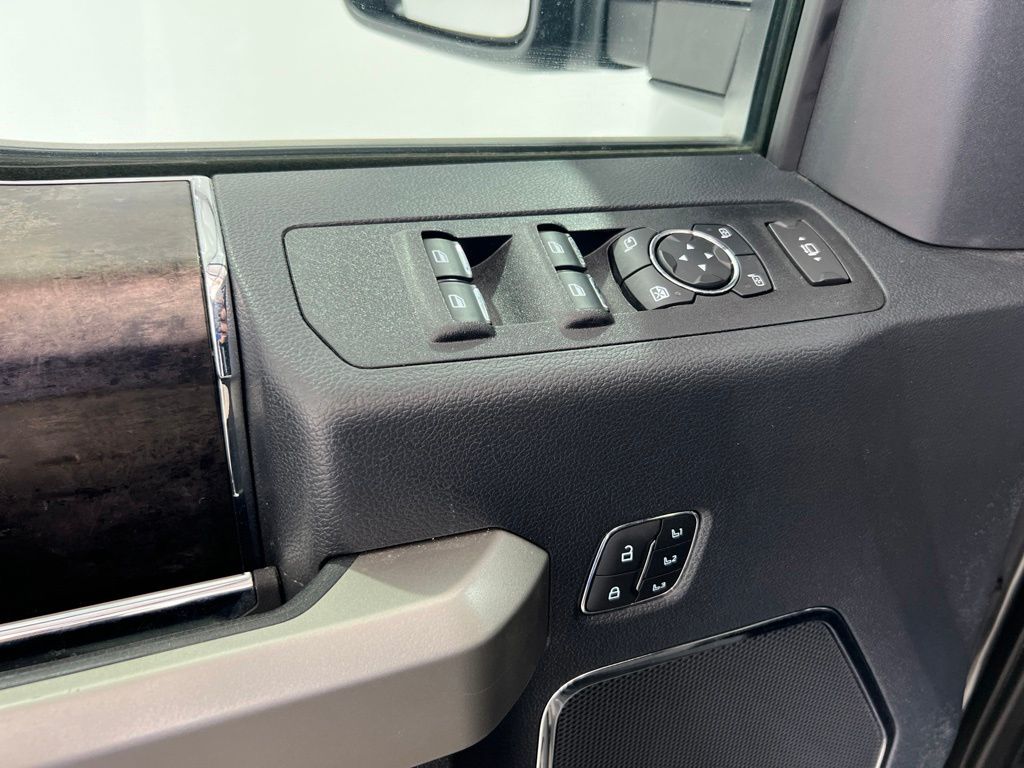 2022 FORD F-250 LARIAT — миниатюра 21