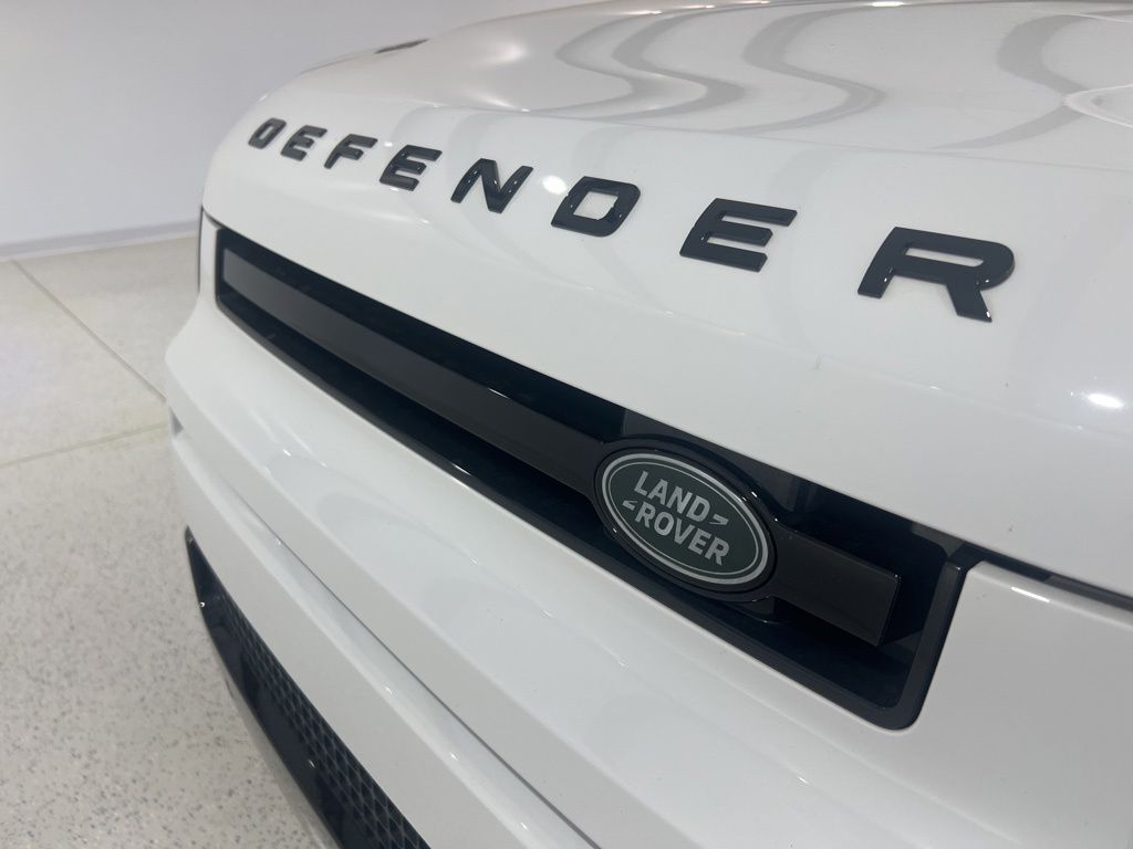 2025 LAND Rover DEFENDER X-DYNAMIC SE thumbnail 30