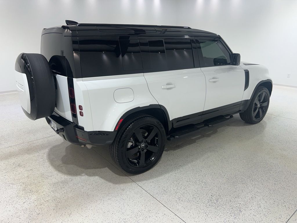 2025 LAND Rover DEFENDER X-DYNAMIC SE — фото 5