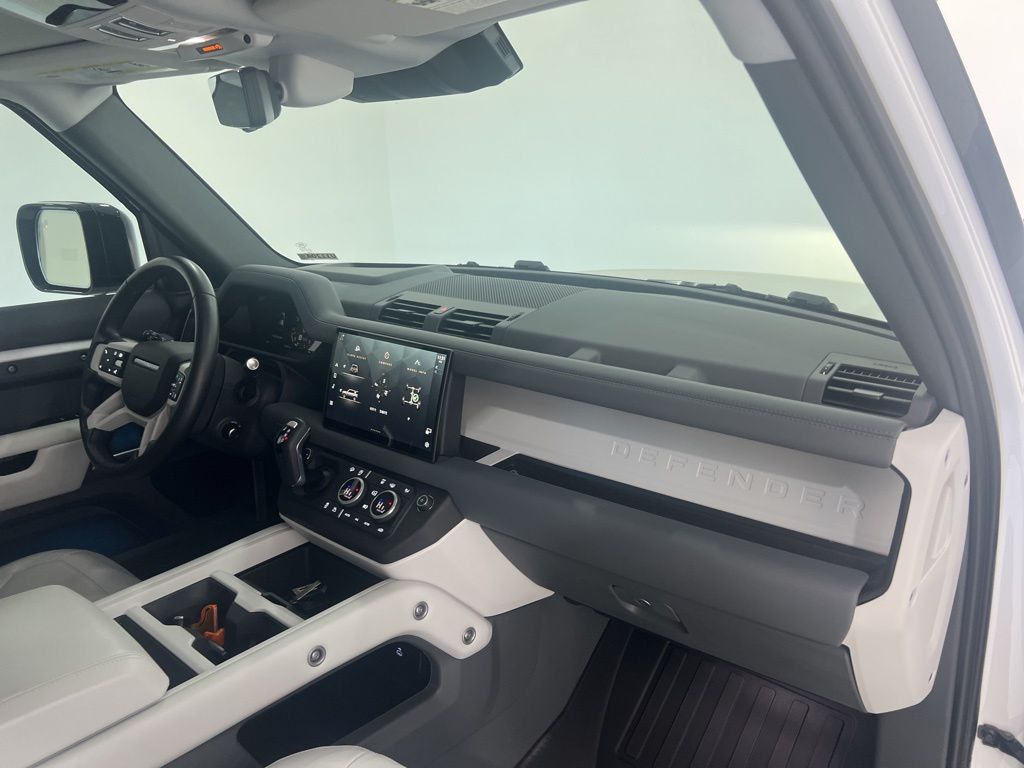 2025 LAND Rover DEFENDER X-DYNAMIC SE thumbnail 28