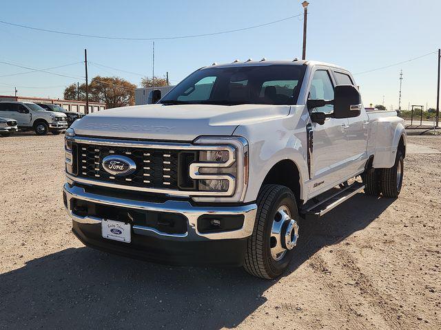 2026 FORD F-350 LARIAT thumbnail 3