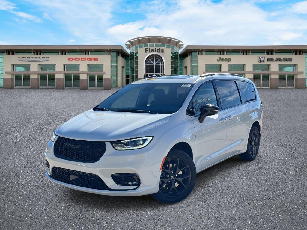 New 2026 Chrysler Pacifica Select AWD