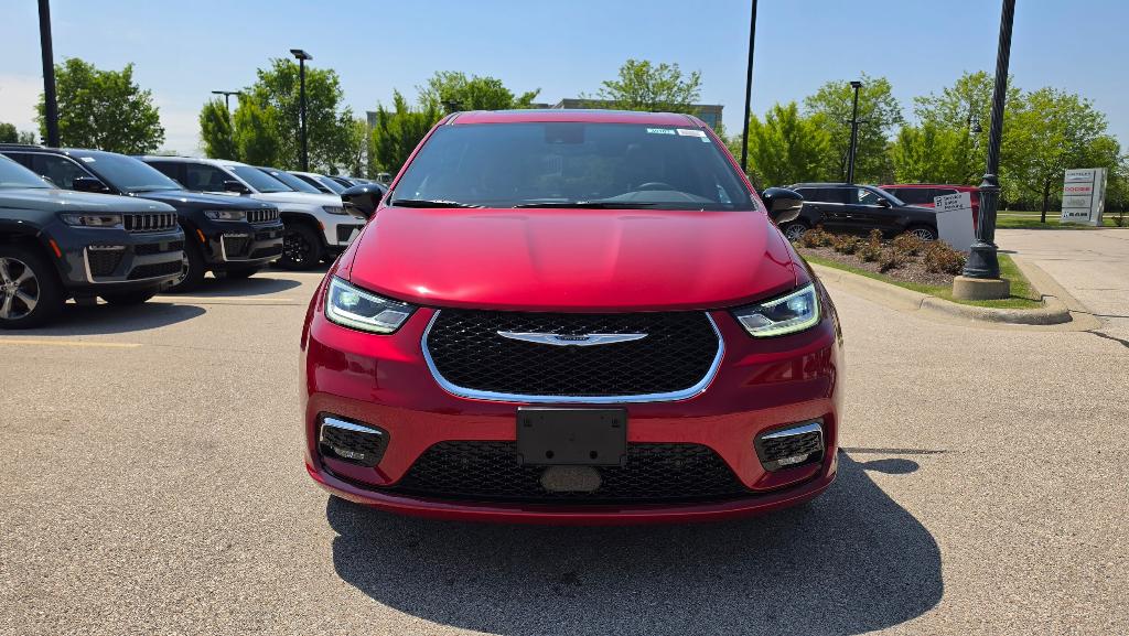 New 2026 Chrysler Pacifica Select AWD