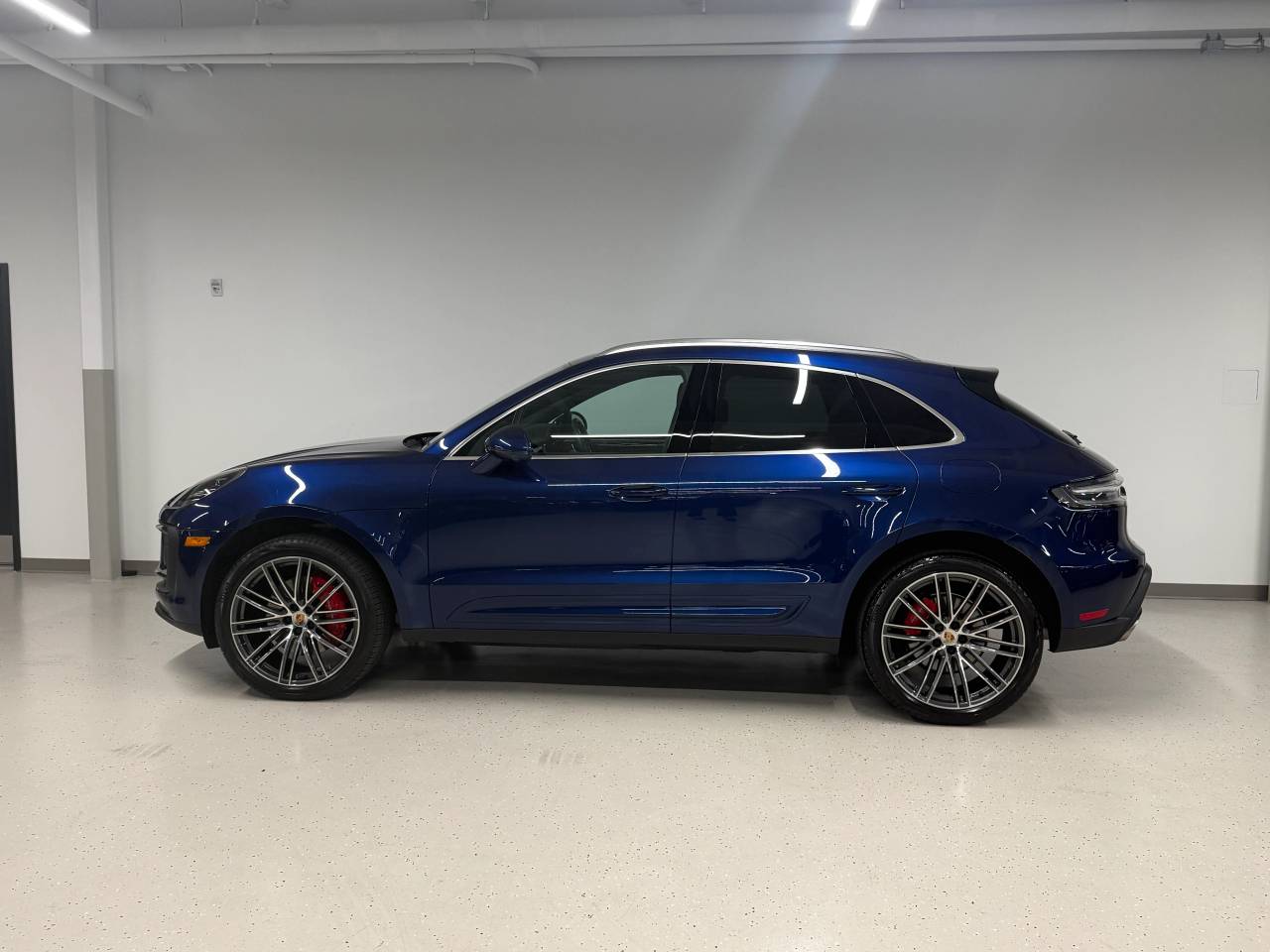 صورة 2 لـ 2024 Porsche MACAN