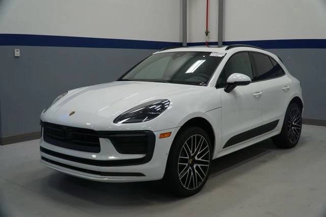 2026 Porsche MACAN photo 1