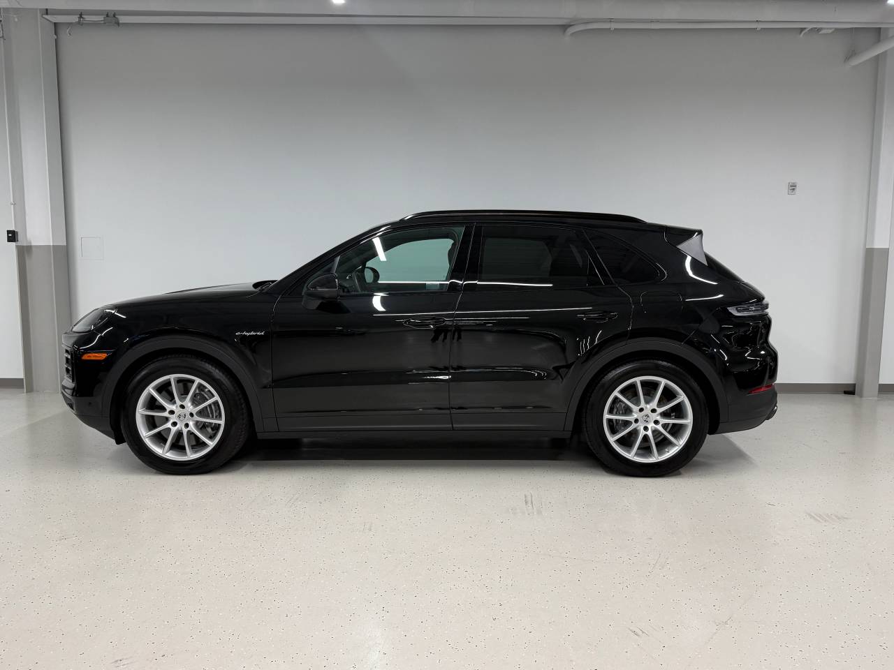 صورة 2 لـ 2025 Porsche CAYENNE