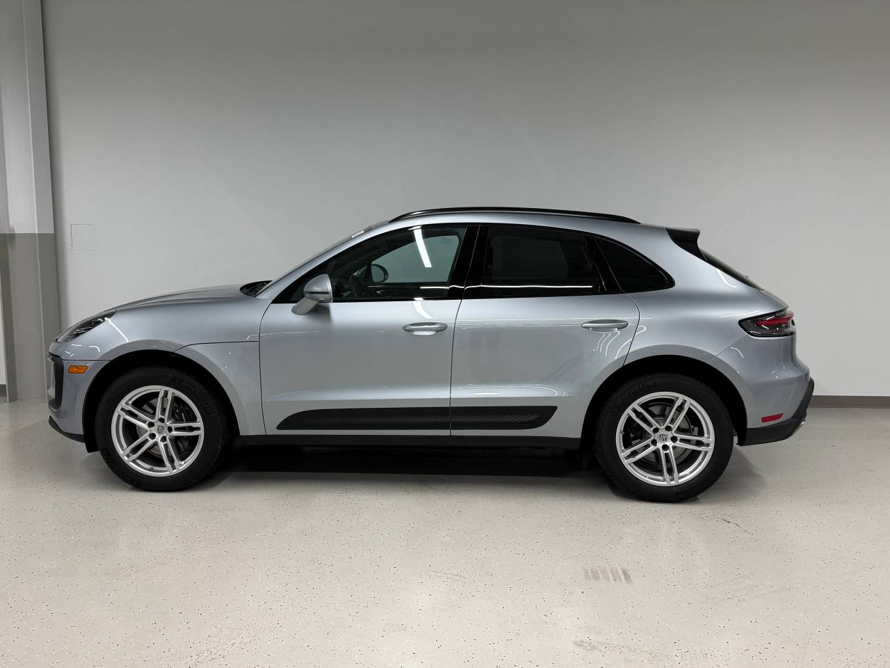 2026 Porsche MACAN — фото 2