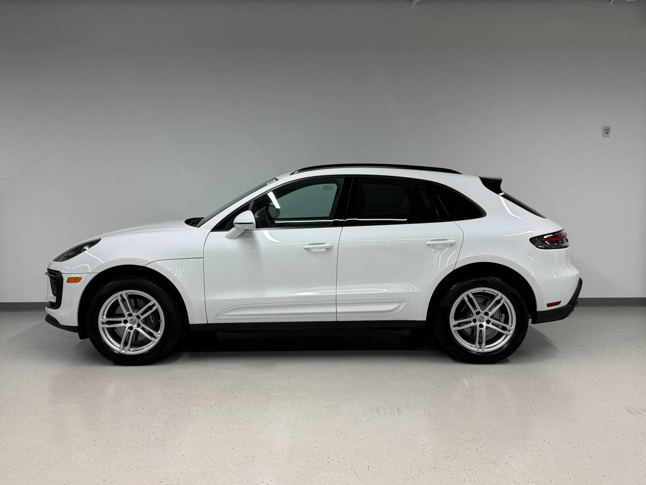 2026 Porsche MACAN 照片 2