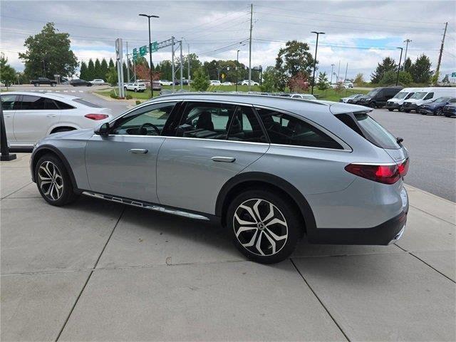 MERCEDES-BENZ E-CLASS - 8