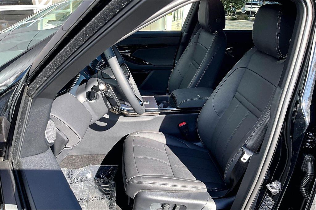 صورة 9 لـ 2026 LAND Rover RANGE ROVER EVOQUE HOXTON EDITION