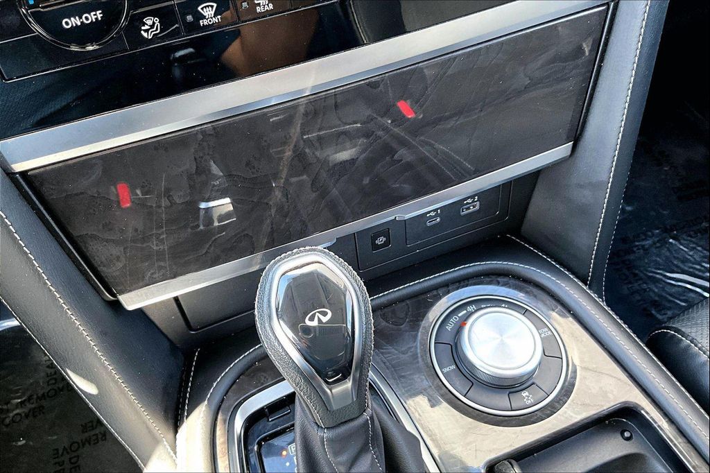 صورة مصغرة 34 لـ 2024 Infiniti QX80 LUXE