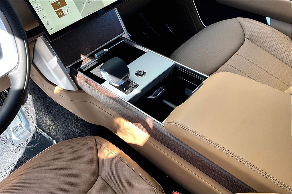 صورة مصغرة 8 لـ 2026 LAND Rover RANGE ROVER P400 SE