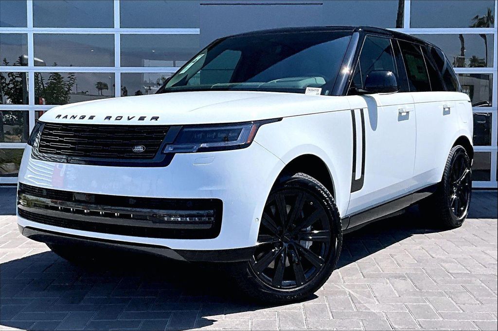 New 2026 Land Rover Range Rover P550e SE