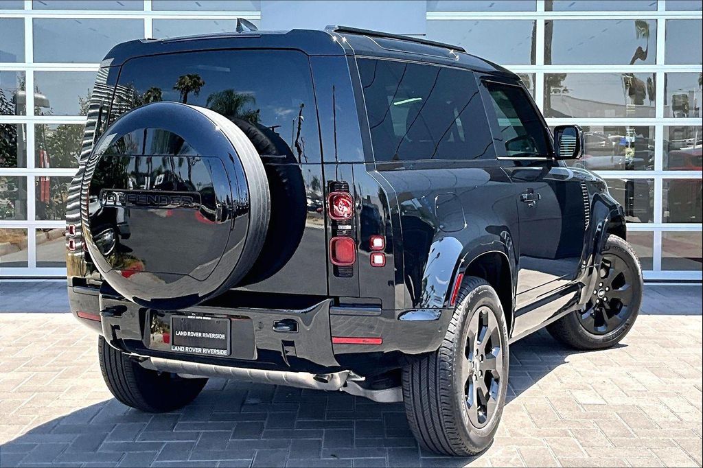 صورة مصغرة 13 لـ 2025 LAND Rover DEFENDER 90 P400 X-DYNAMIC SE