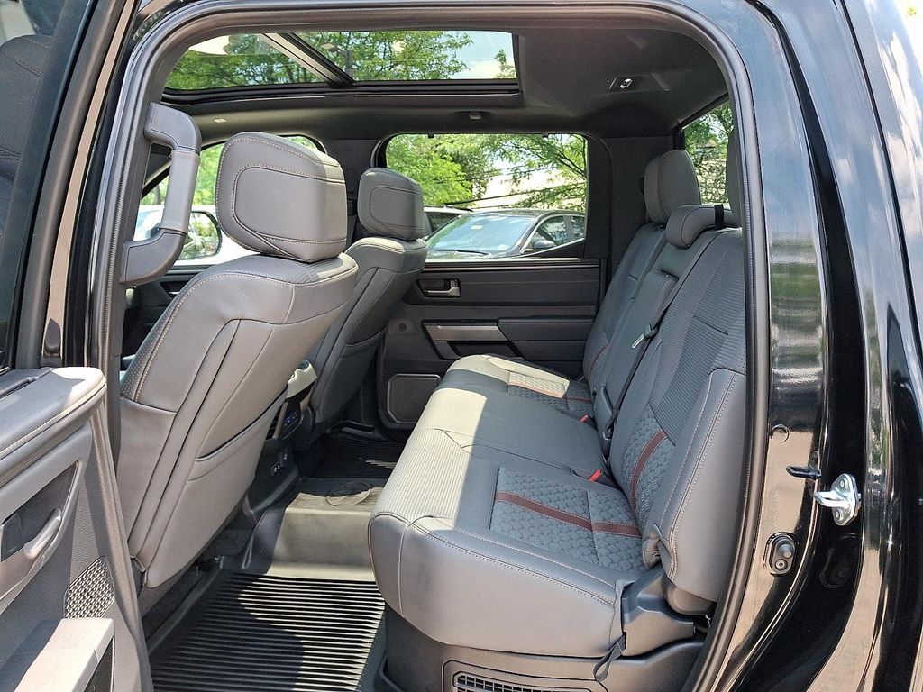 صورة مصغرة 10 لـ 2026 Toyota TUNDRA HYBRID CAPSTONE
