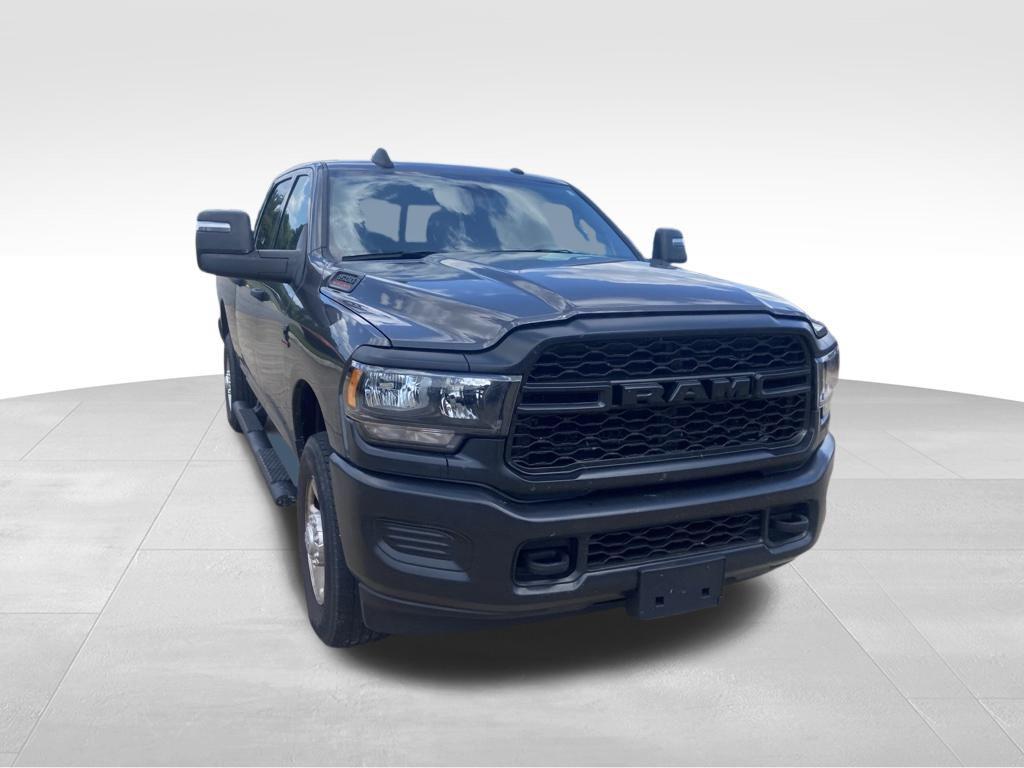 صورة 7 لـ 2024 RAM 3500 TRADESMAN CREW CAB 4X4 6'4' BOX