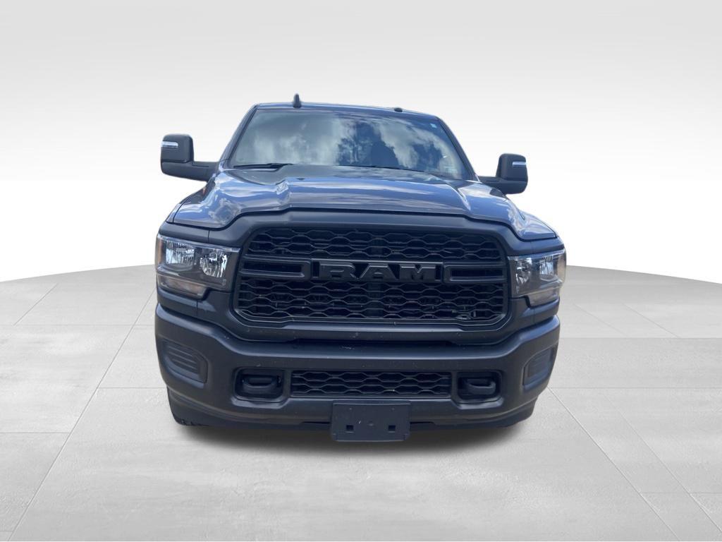 صورة 5 لـ 2024 RAM 3500 TRADESMAN CREW CAB 4X4 6'4' BOX
