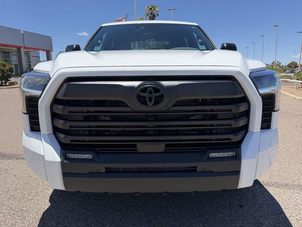 صورة 9 لـ 2026 Toyota TUNDRA SR5