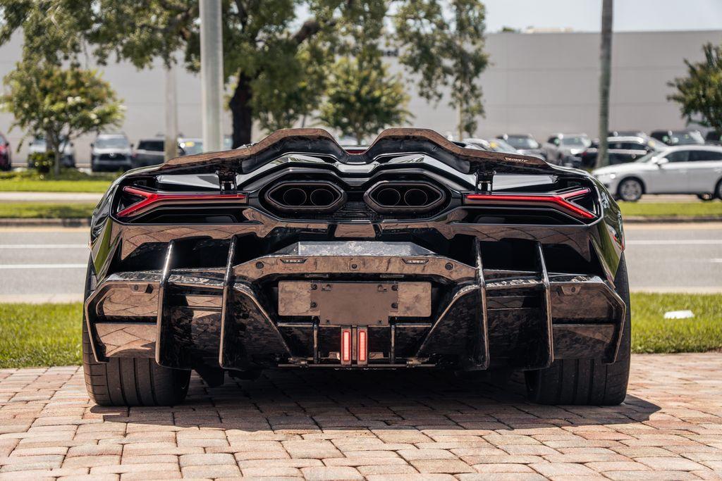 صورة 4 لـ 2024 Lamborghini REVUELTO BASE