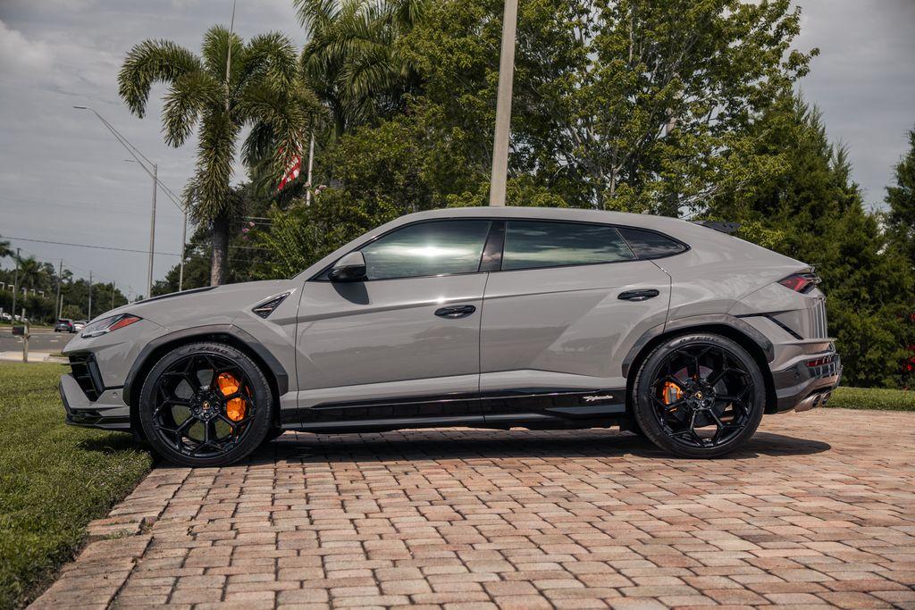 صورة 3 لـ 2024 Lamborghini URUS PERFORMANTE